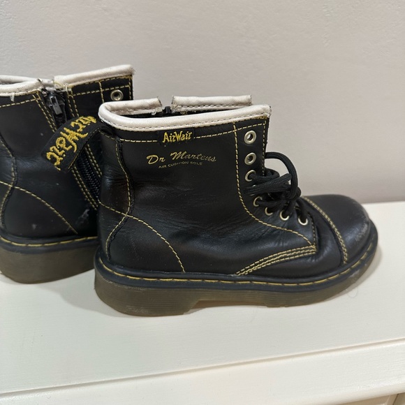 Doc Martens Youth Girls Size 12 US Black Delaney Faux Leather Zip Boots - Picture 3 of 7